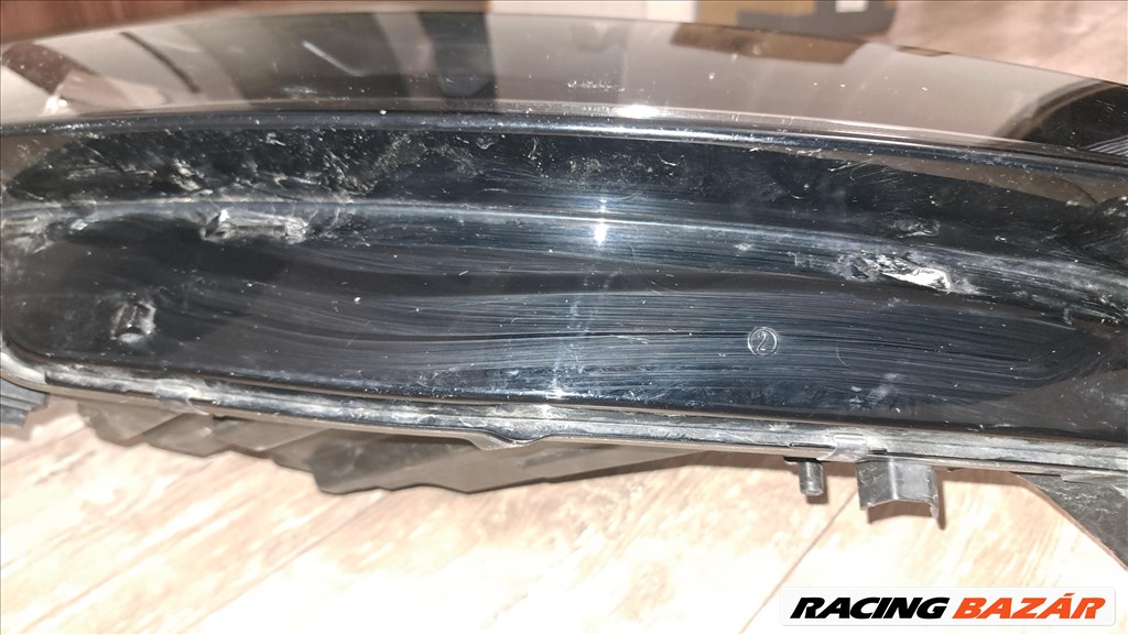 Skoda Octavia IV Jobb első fényszóró  5e4941016 2. kép