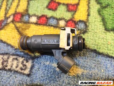 Peugeot 208 I 1.2 VTi porlasztó  9676017480