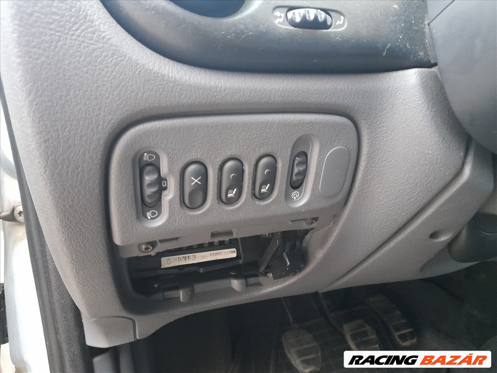 Renault Mégane I bontott alkatrészei  3. kép