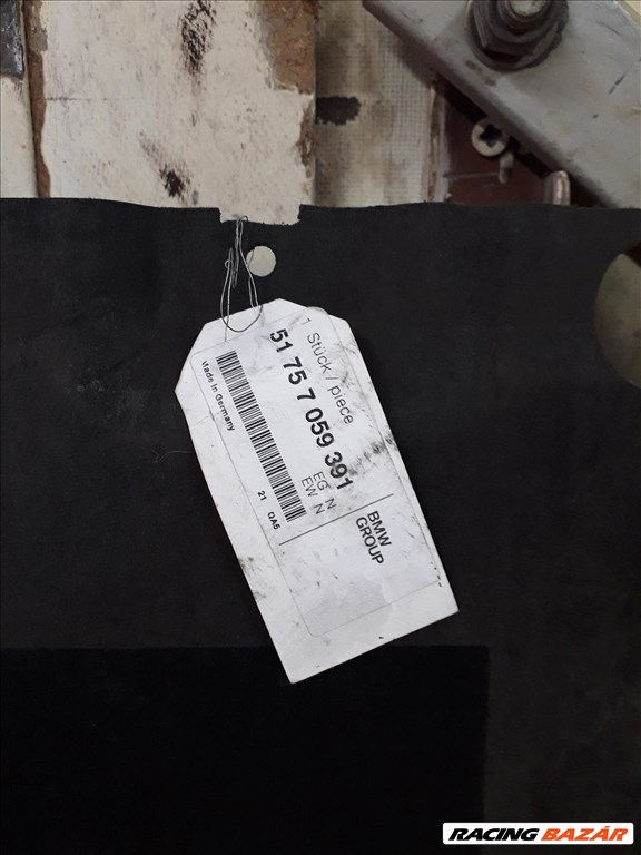 BMW M3 E90, E91, E92, E93 alsó motorburkolat  51757059391 2. kép