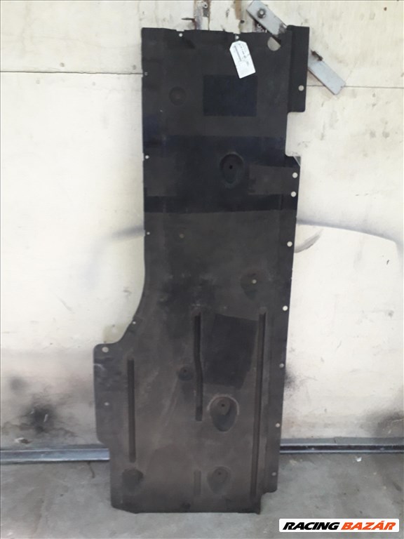 BMW M3 E90, E91, E92, E93 alsó motorburkolat  51757059391 1. kép