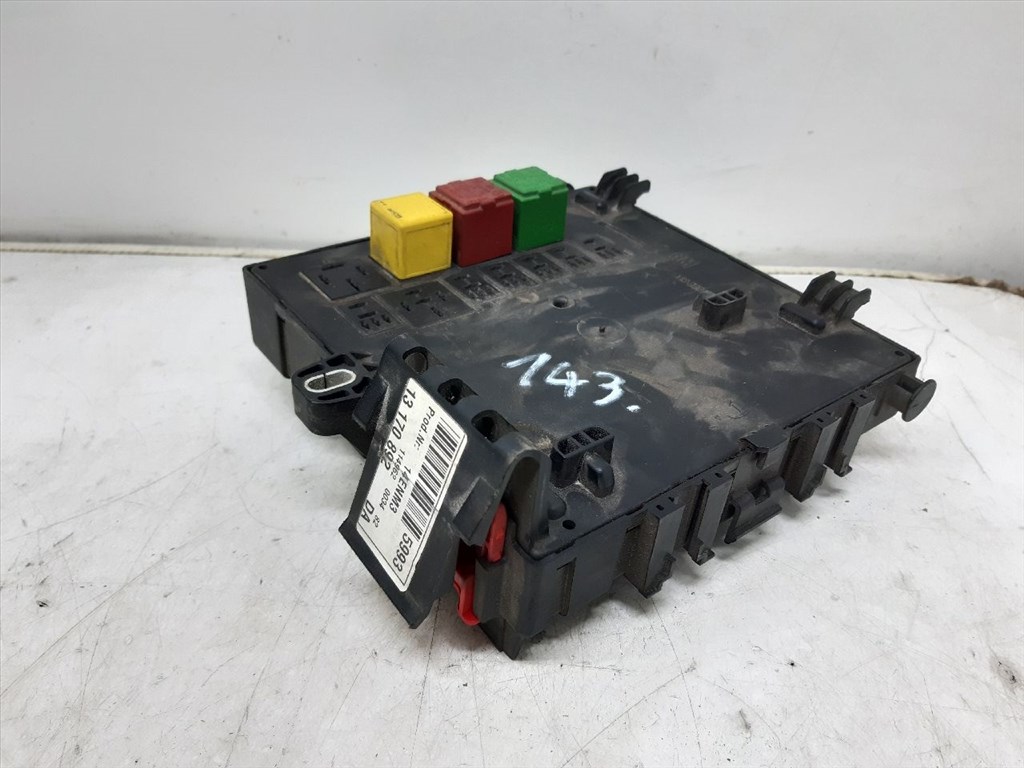 OPEL VECTRA C 1.9 CDTI Biztosítéktábla Utastér #14002# 13170892 1. kép