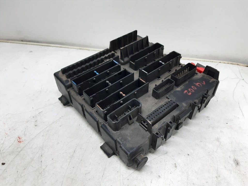 OPEL VECTRA C 1.9 CDTI Biztosítéktábla Utastér #14002# 13170892 2. kép