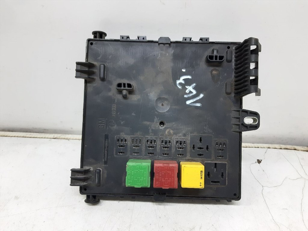 OPEL VECTRA C 1.9 CDTI Biztosítéktábla Utastér #14002# 13170892 4. kép