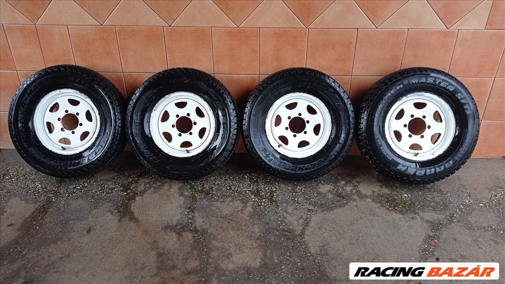 MITSUBISHI PAJERO 15" LEMEZFELNI 6X139,7 NÈGYÈVSZAKOS 235/75R15 GUMIVAL OLCSÒN!!! 1. kép