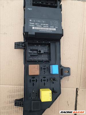 Opel Vectra biztosíték panel  13181983