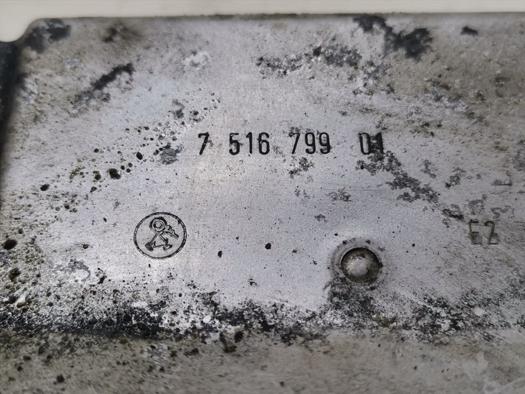 BMW 3 - IV (E46) 316 i Középső Kipufogó Dob Hővédő Lemez #20716# 3. kép