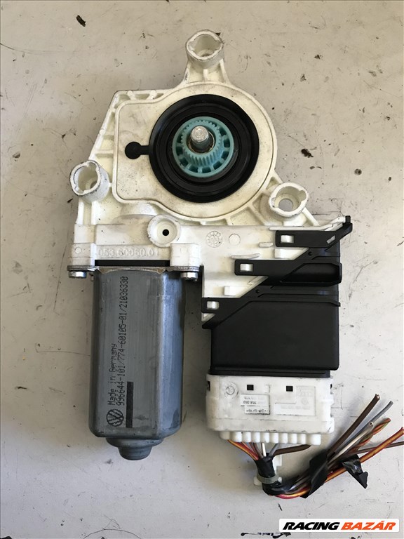 Seat León II 1P _ bal hátsó ablakemelő motor 1k0959703g 2. kép