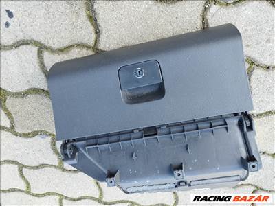 Volkswagen Polo IV kesztyutarto eladó 