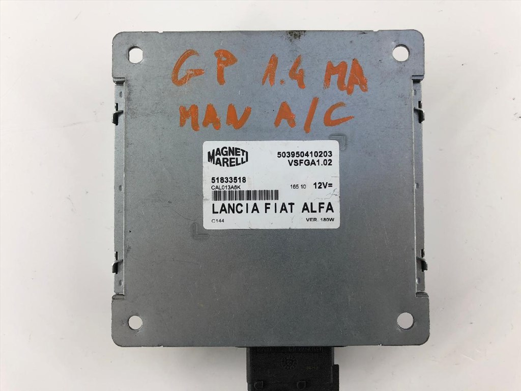 Gyári bontott rádió vezérlőegység  51833518 1. kép