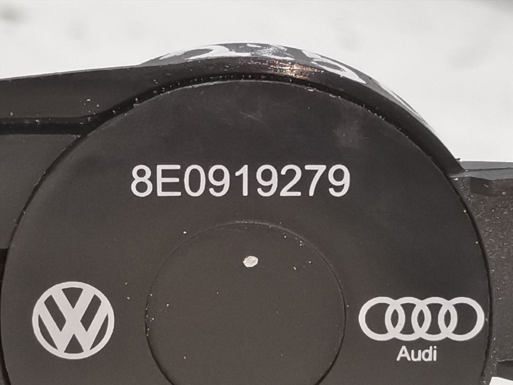 AUDI A4 Avant III (8ED/ B7) 2.0 TDI Tolatóradar Hangszóró #33188# 8E0919279 7. kép