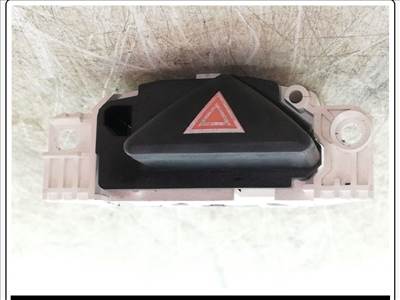 FORD FOCUS (DFW) 1.6 16V Vészvillogó Kapcsoló #3854# 2M5T13A350AA