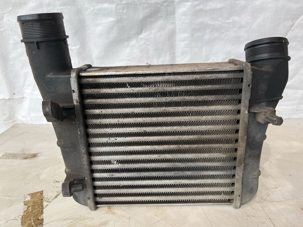 AUDI A4 Avant II (8E5/ B6) 1.9 TDI Intercooler #24868# 8E0145805S 1. kép
