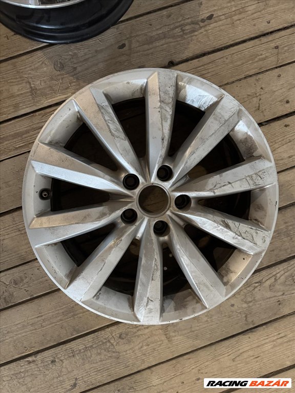 R17 Original Volkswagen 7J ET43 - 5N0 601 025AR 5N0601025AR 1db felni 1. kép