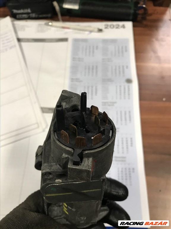 Skoda Octavia I gyújtáskapcsoló + kulcs 4b0905851c 3. kép