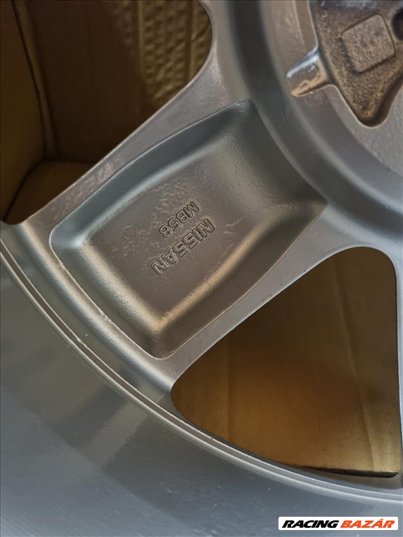  5x114.3 lyukosztású 6,5JJ 17" újszerű gyári Nissan alufelni 4. kép
