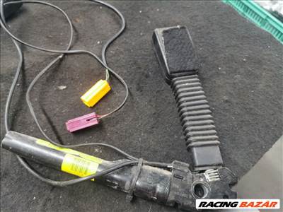 Ford Focus Mk2 Jobb első Övfeszítő 4m51a61208cc