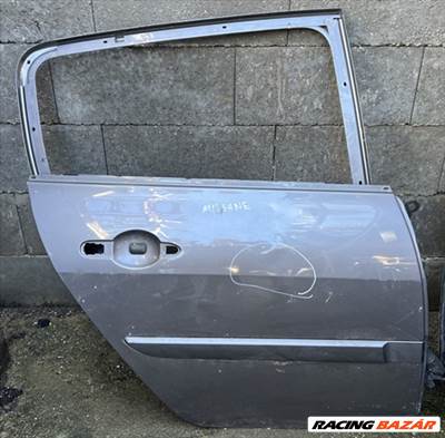 Renault Mégane II 5 ajtós jobb hátsó ajtó ezüst (KICSI SÉRÜLÉS)