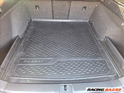 Volkswagen Passat B8 Kombi csomagtér tálca 