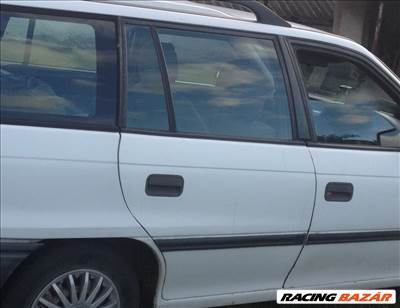 Opel Astra F ajtó kombi jobb hátsó fehér 
