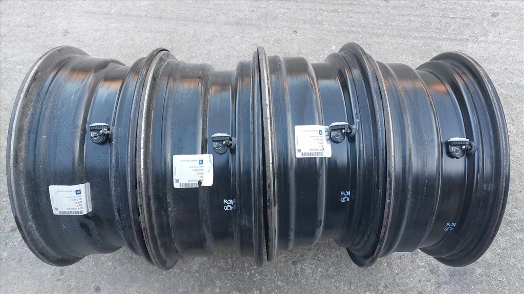 5x105 15" Opel K Astra 4 db acélfelni + TPMS 8. kép