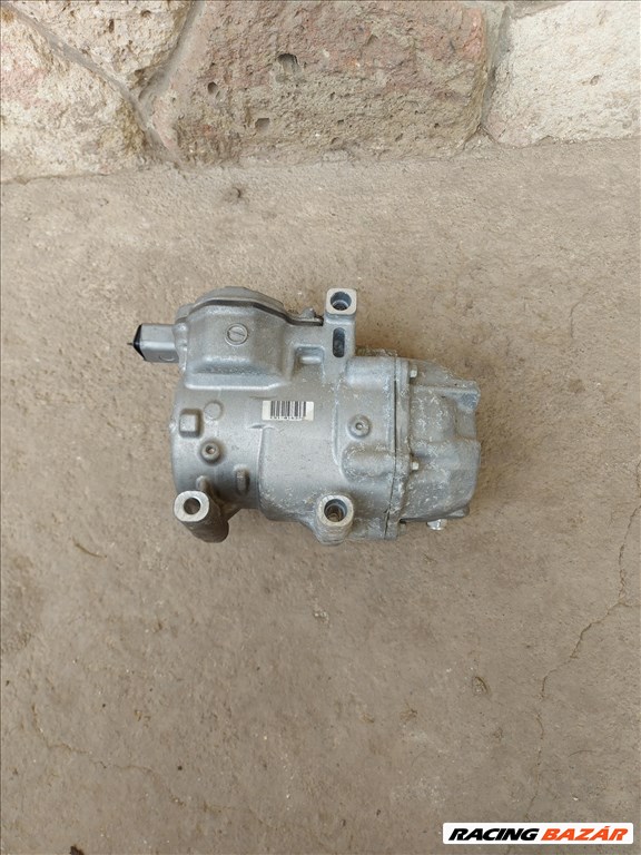 Toyota Yaris (XP130/XP150) 1.5 VVT-I Hybrid klímakompresszor 1905 0422001350 4. kép