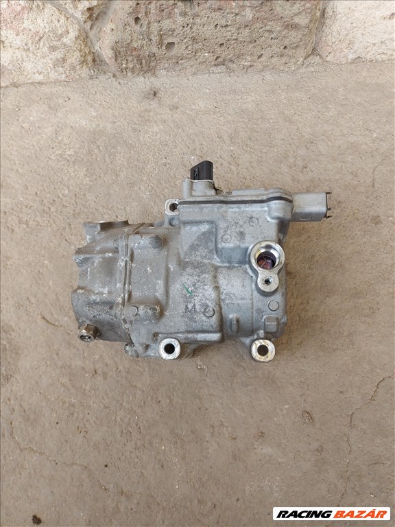 Toyota Yaris (XP130/XP150) 1.5 VVT-I Hybrid klímakompresszor 1905 0422001350 5. kép