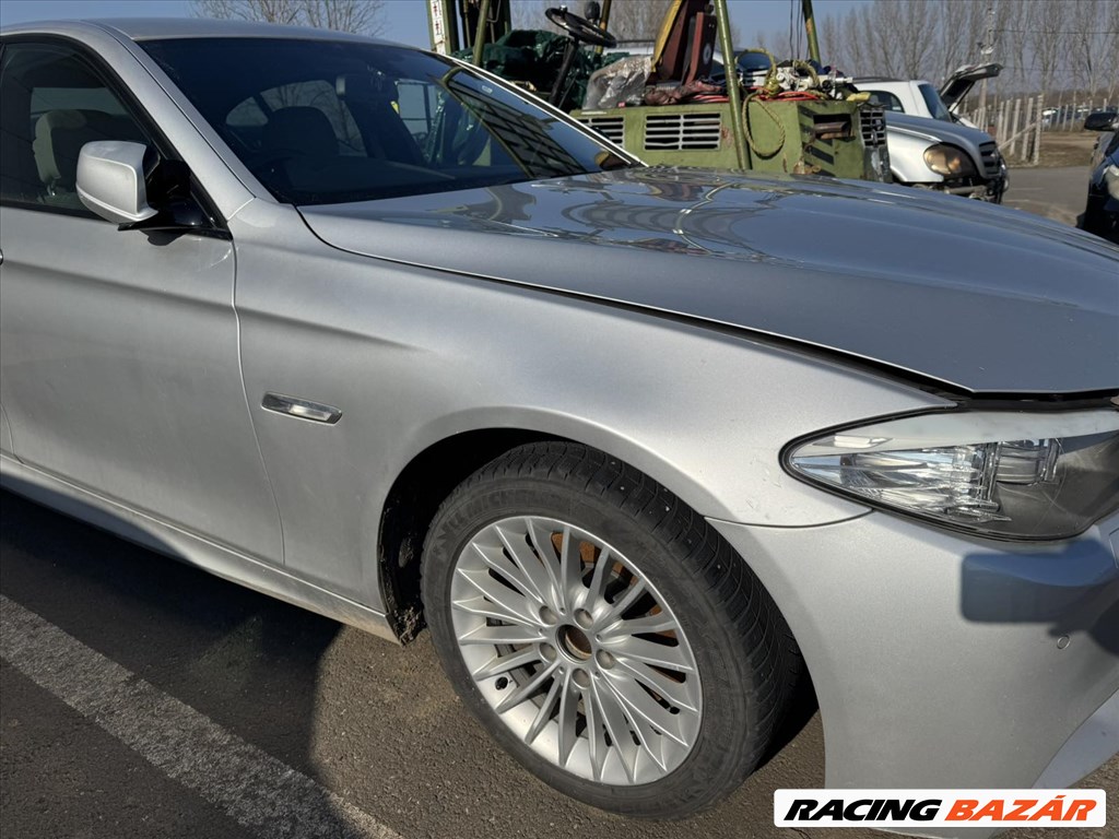 BMW F10/F11 jobb első sárvédő  2. kép