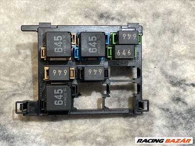 Audi Q3 (8U) AUDI Q3 Biztosítéktábla Utastér 7n0937503