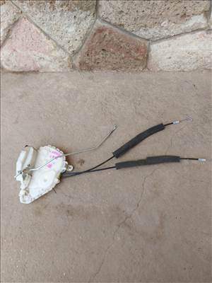 Honda CR-V III Jobb első ajtózár 1801 72111swap1