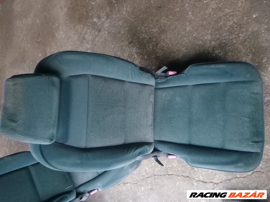 SZEMÉLYAUTÓ HÁTSÓ üléssor   3.  4.  5.  3. kép