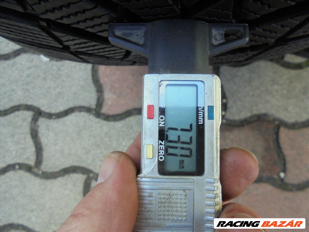 235/55 R 17-es 2021-es Semperit újszerű téli gumi pár eladó 3. kép