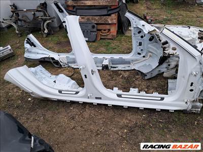 Audi A6 (C7 - 4G) Jobb küszöb 