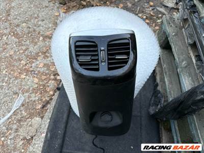 Hyundai i40 HYUNDAI i40 Hátsó középső Szellőző