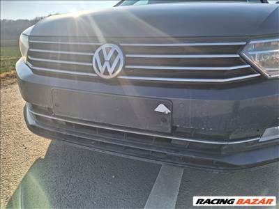 Volkswagen Passat B8 Távolságtartó krómrács