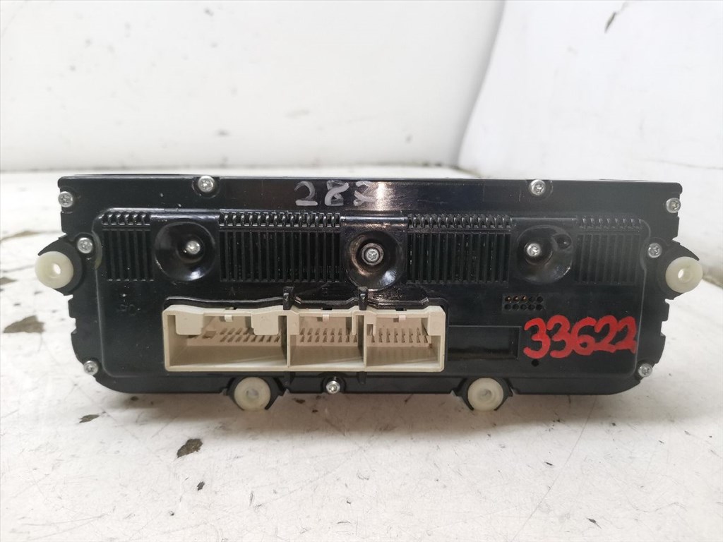 SKODA OCTAVIA II (1Z5) 1.9 TDI Fűtéskapcsoló (digit klímás) #33622# 2. kép