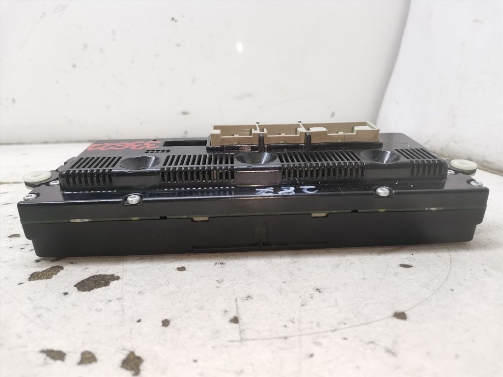 SKODA OCTAVIA II (1Z5) 1.9 TDI Fűtéskapcsoló (digit klímás) #33622# 5. kép