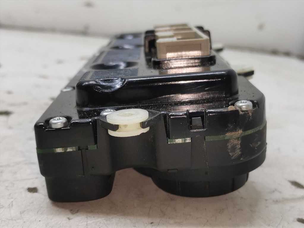 SKODA OCTAVIA II (1Z5) 1.9 TDI Fűtéskapcsoló (digit klímás) #33622# 6. kép