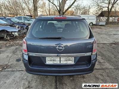 Opel Astra H 1.7 CDTI CSOMAGTÉR ajtó 