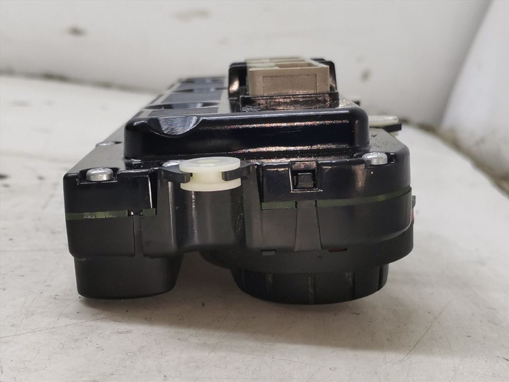 SKODA OCTAVIA II (1Z5) 1.9 TDI Fűtéskapcsoló (digit klímás) #33586# 1Z0907044AB 6. kép