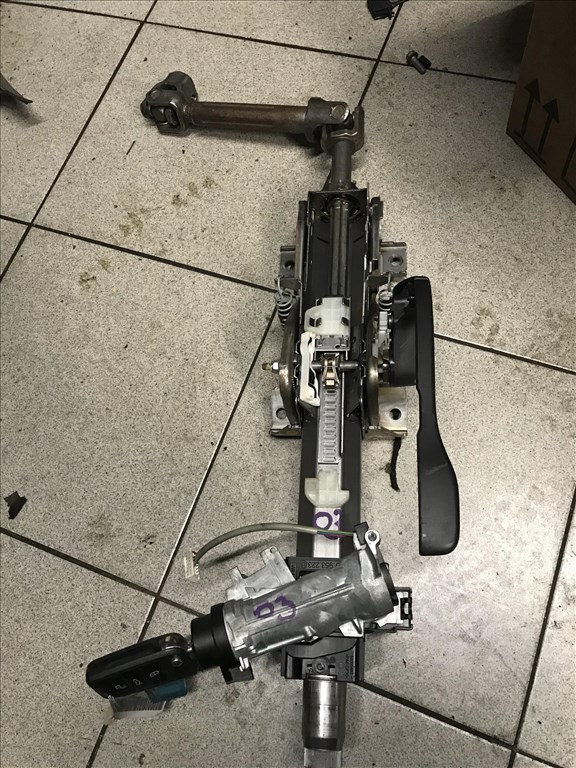 Skoda Octavia III gyújtáskapcsoló + kulcs 1. kép