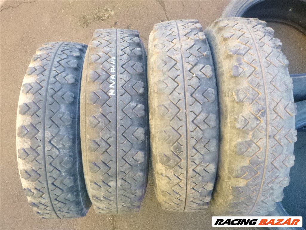 Lada Niva 175 80 16 C GUMI 2 DB  1. kép