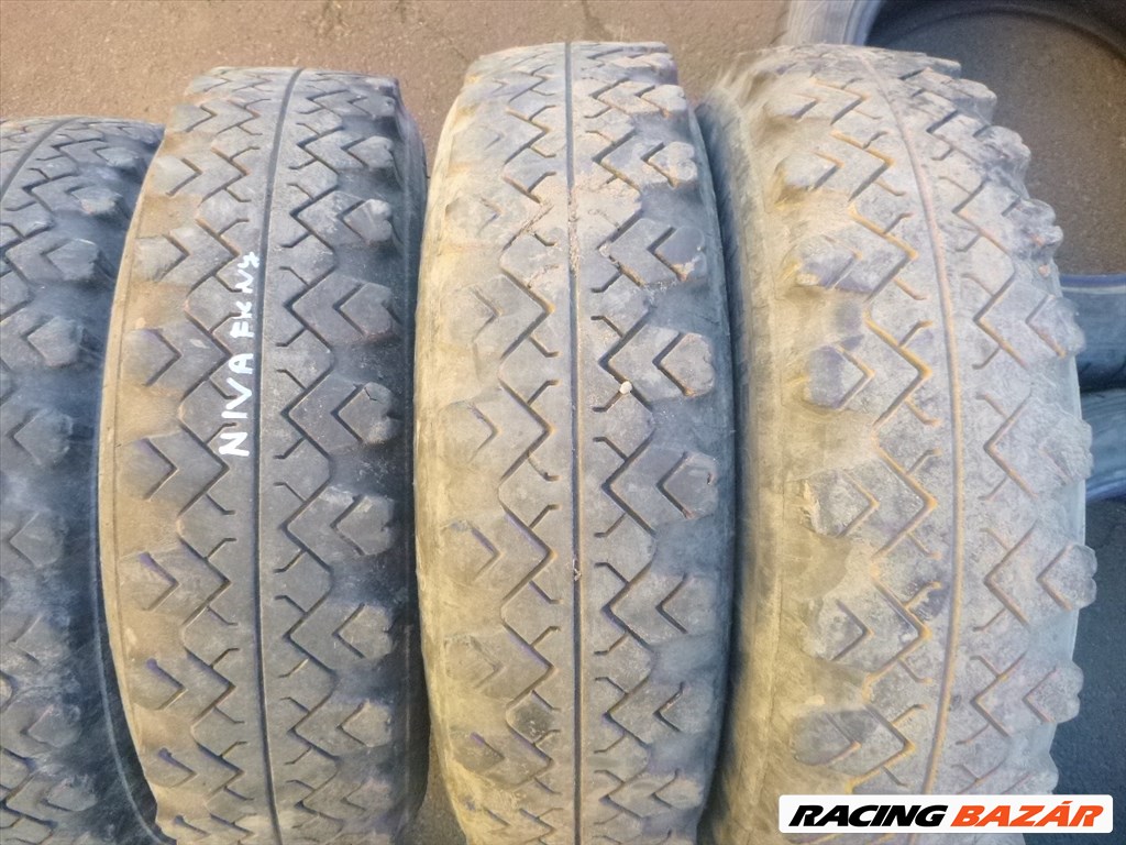 Lada Niva 175 80 16 C GUMI 2 DB  7. kép