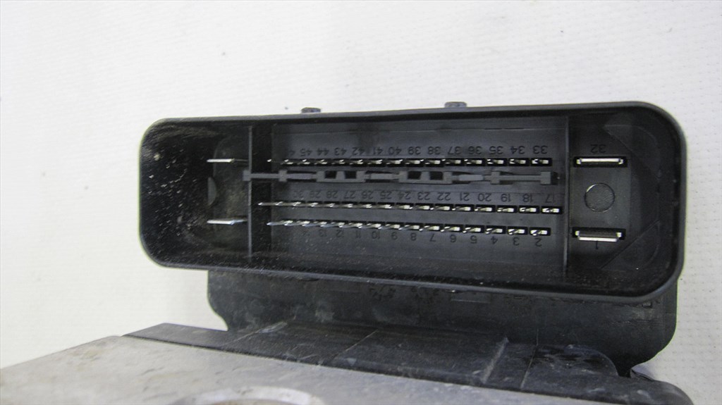 Ford Fiesta MK7 Eladó gyári, ESP-s ABS Kocka , 3 soros a csatlakozó  2. kép