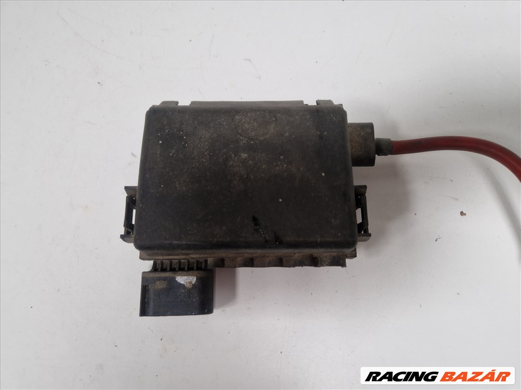 Seat León I biztosítéktábla motortéri (16787) 1j0937550ab 4. kép