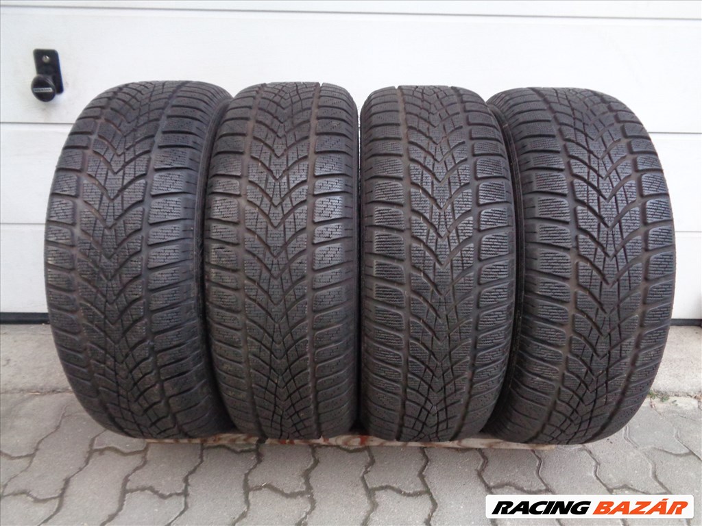 Dunlop 225/55R18 téli gumi garnitúra újszerű állapotban eladó. 1. kép
