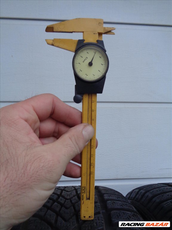 Dunlop 225/55R18 téli gumi garnitúra újszerű állapotban eladó. 5. kép