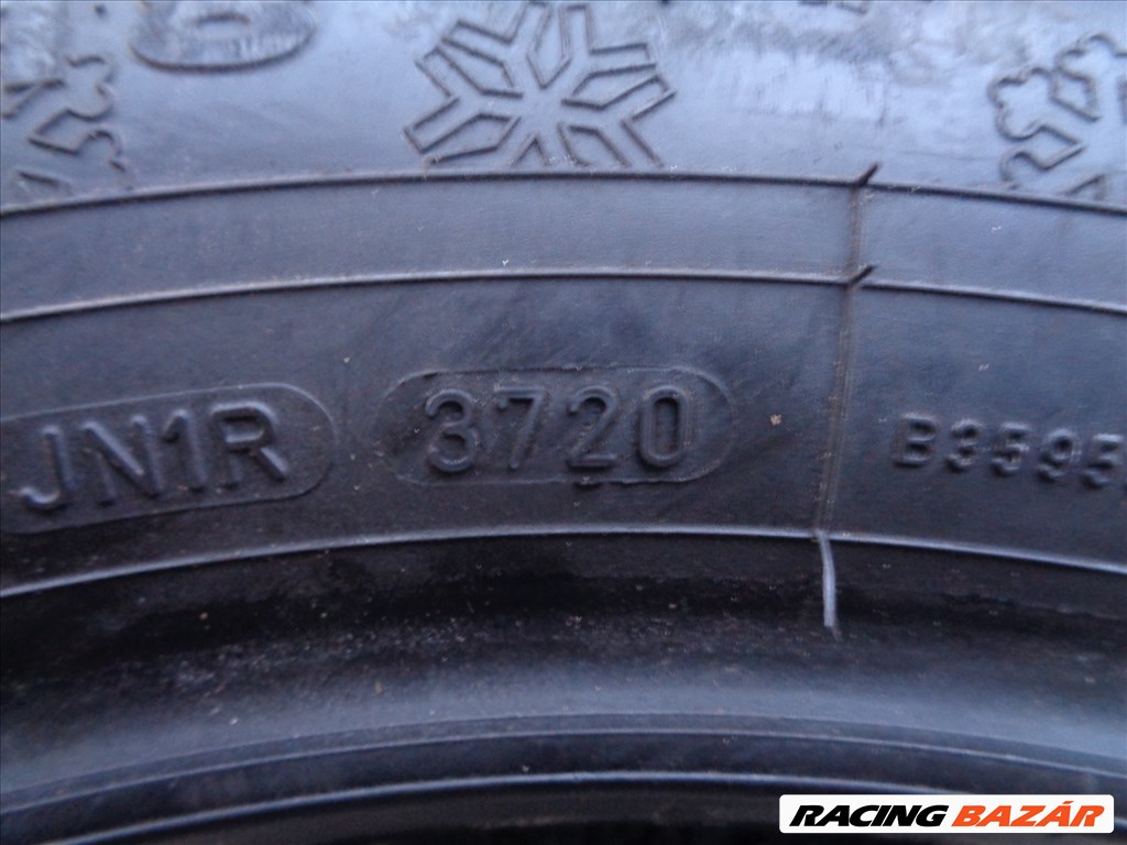 Dunlop 225/55R18 téli gumi garnitúra újszerű állapotban eladó. 9. kép