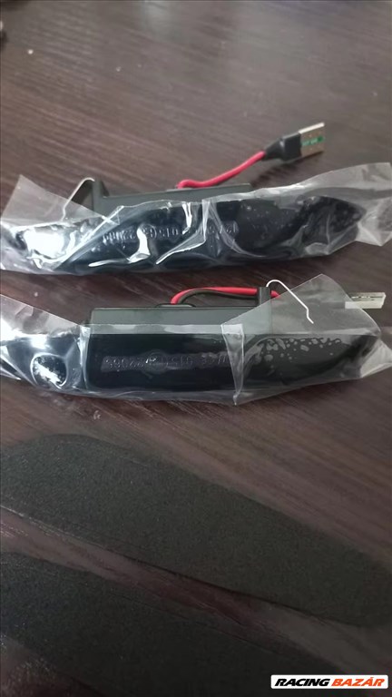 BMW dinamikus futófényes  oldal irányjelző 1 pár  9. kép