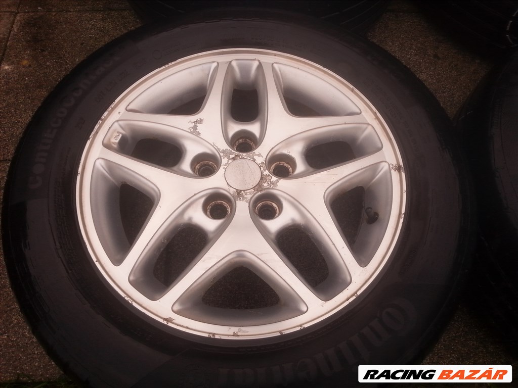  5x114.3 lyukosztású 16" Chrysler alufelni, rajta 225/55R16 Continental nyári gumi  3. kép